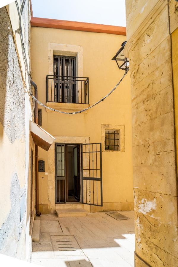 Casa Borbonica Cozy Apartment In Ortigia Ground Floor Syrakus Exterior foto